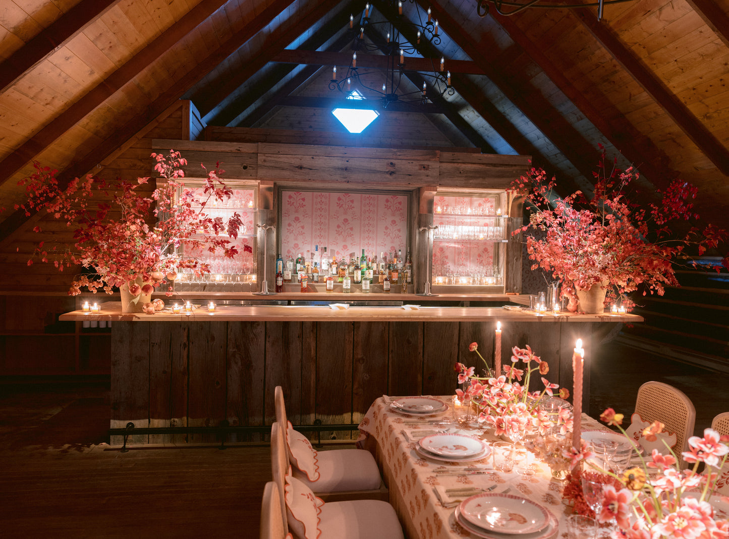 DIANTHUS CHARGER PLATE