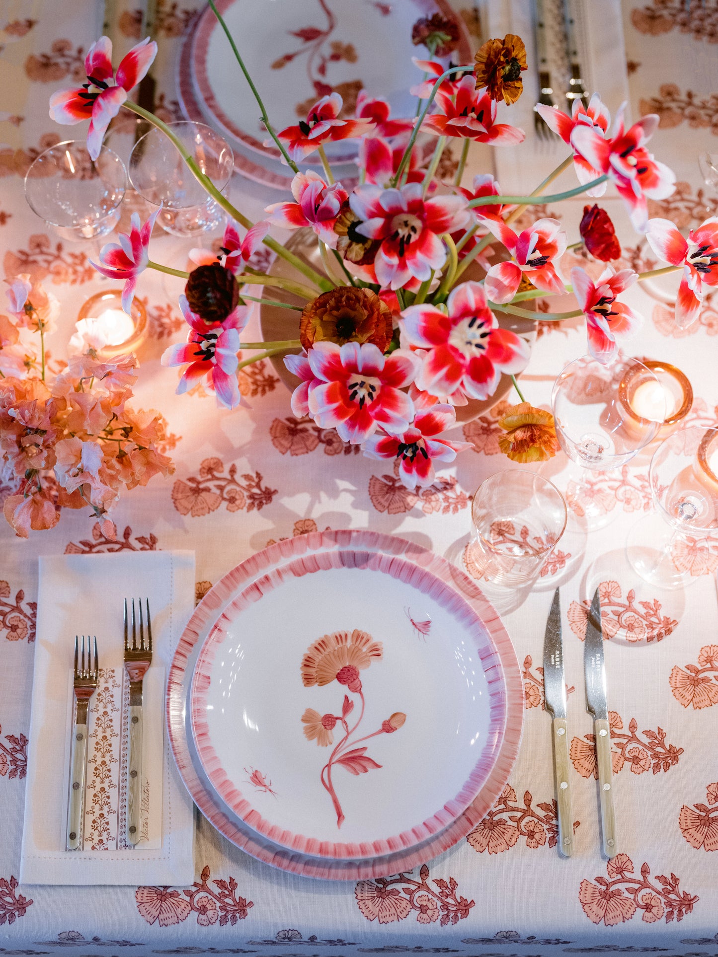 DIANTHUS CHARGER PLATE