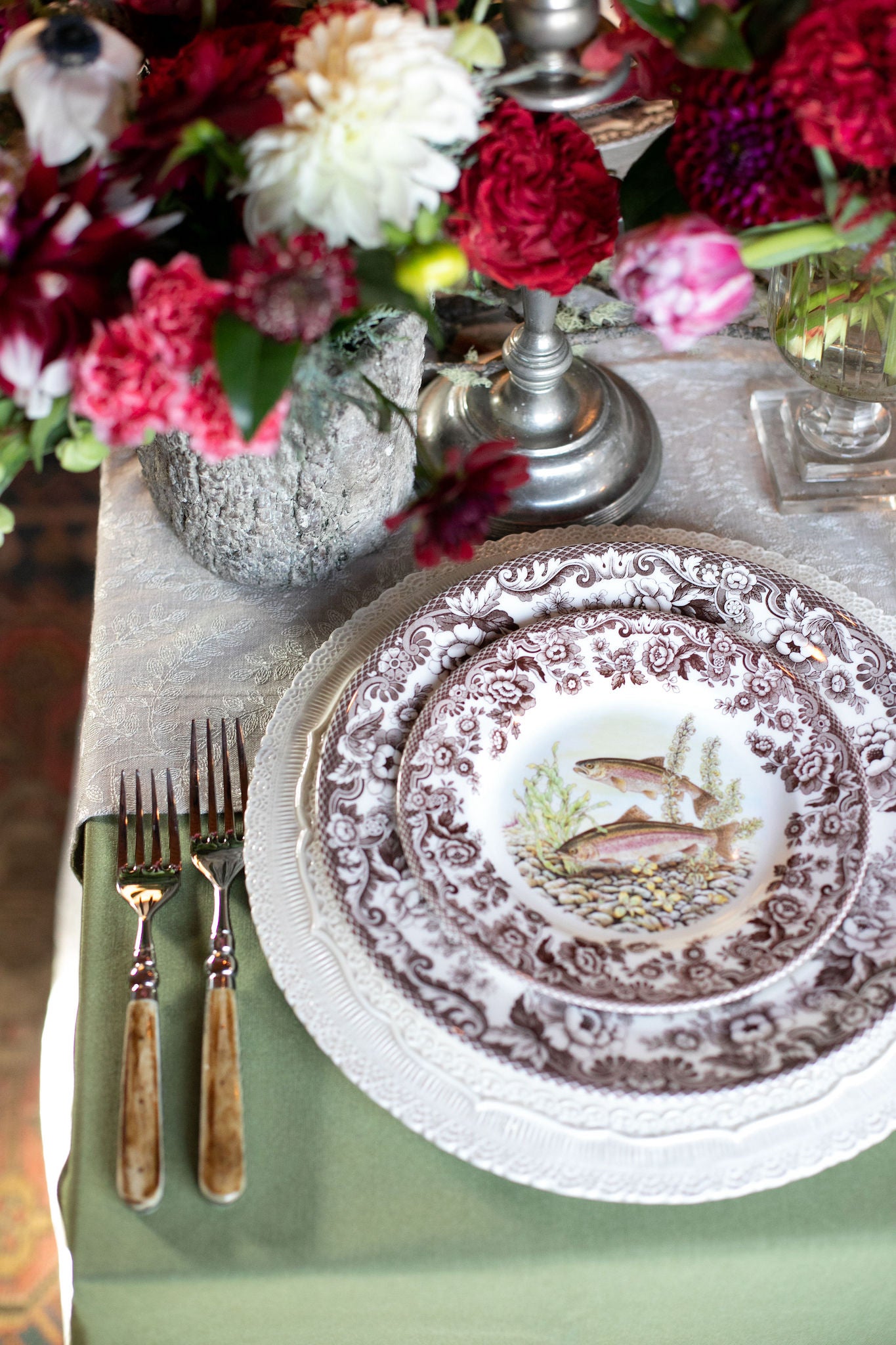 FINEZZA LACE CHARGER PLATE