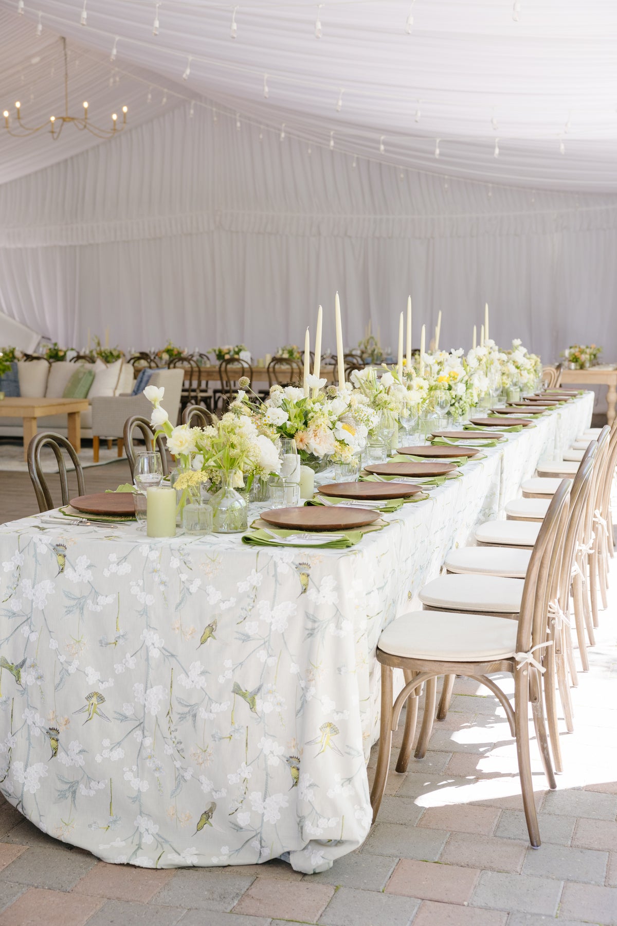 SCALLOPED WOVEN GREEN PLACEMAT