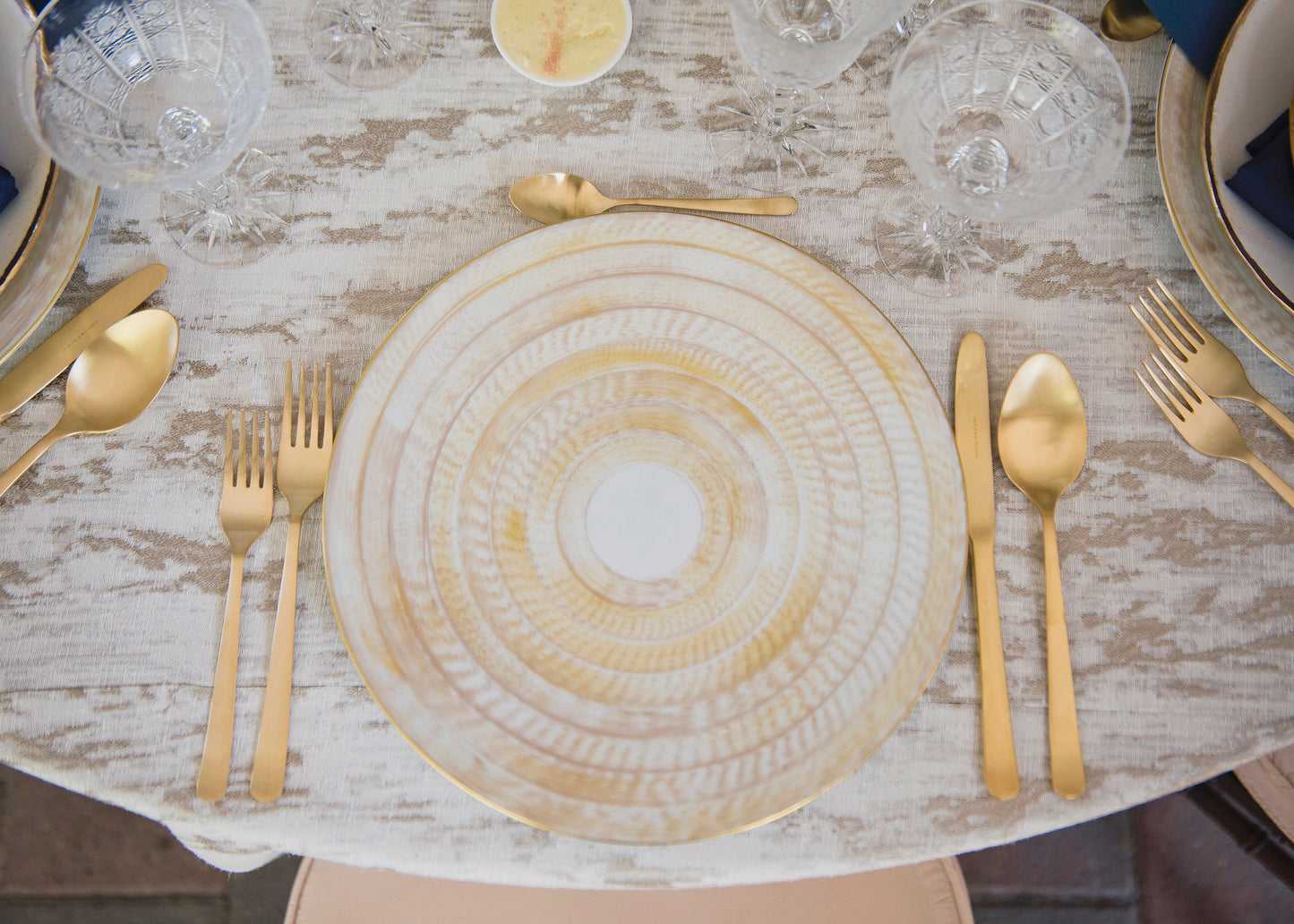 CEZANNE CHARGER PLATE